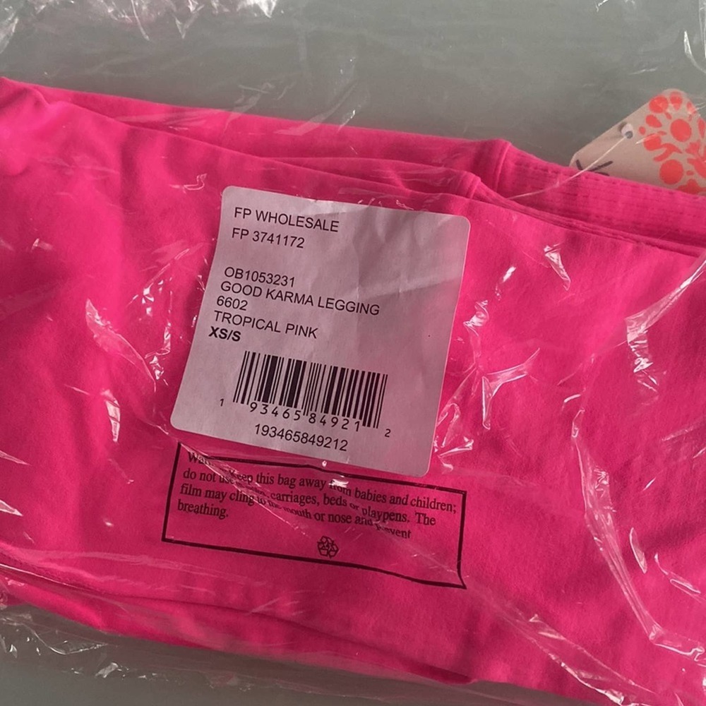 FREE People Good Karma Legging - Tropical Pink - Size XS/S NWT - Picture 3 of 3